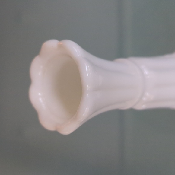Vintage Anchor Hocking White Pineapple Diamond Pattern Milk Glass Bud Vase 9" - Picture 4 of 10